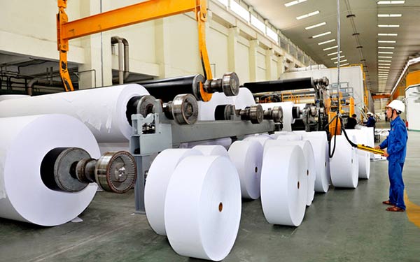 Quy trình sản xuất giấy công nghiệp.